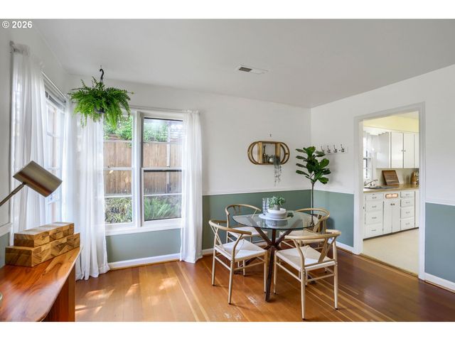 2226 N SUMNER St, Portland, OR 97217
