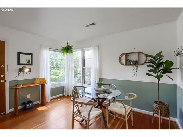 2226 N SUMNER St, Portland, OR 97217