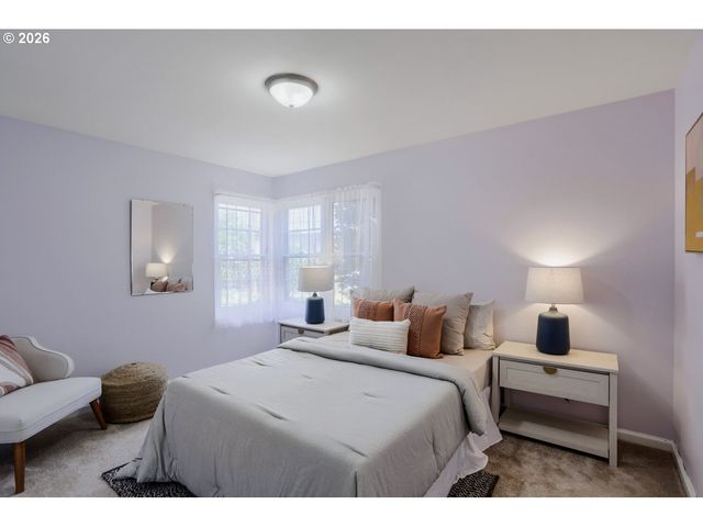 2226 N SUMNER St, Portland, OR 97217