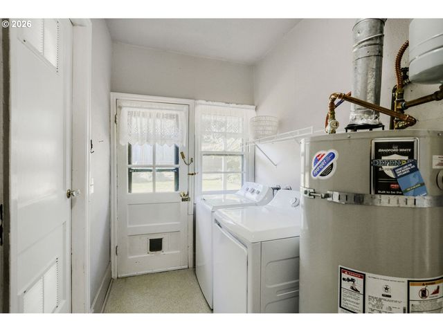 2226 N SUMNER St, Portland, OR 97217