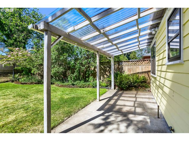 2226 N SUMNER St, Portland, OR 97217