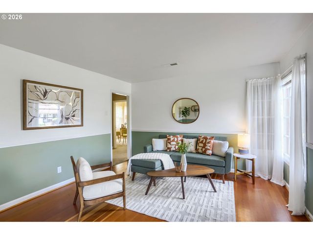 2226 N SUMNER St, Portland, OR 97217