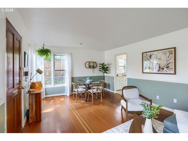 2226 N SUMNER St, Portland, OR 97217