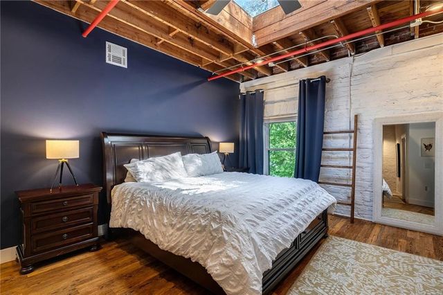 585 White Circle 402, Athens, GA 30605