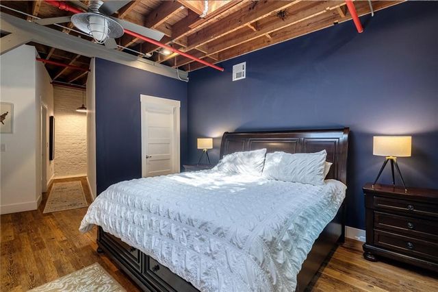 585 White Circle 402, Athens, GA 30605