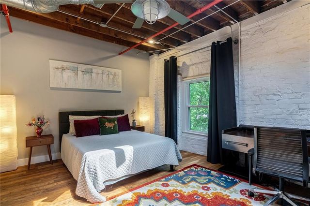 585 White Circle 402, Athens, GA 30605