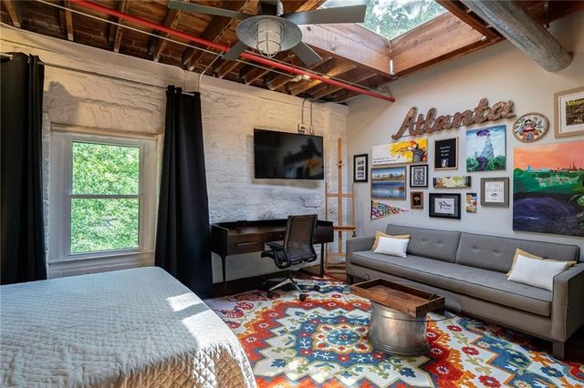 585 White Circle 402, Athens, GA 30605