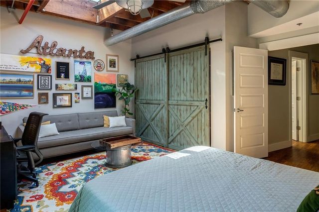 585 White Circle 402, Athens, GA 30605