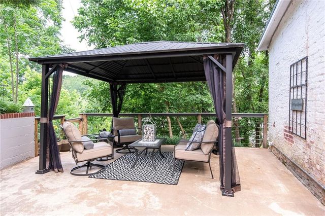 585 White Circle 402, Athens, GA 30605