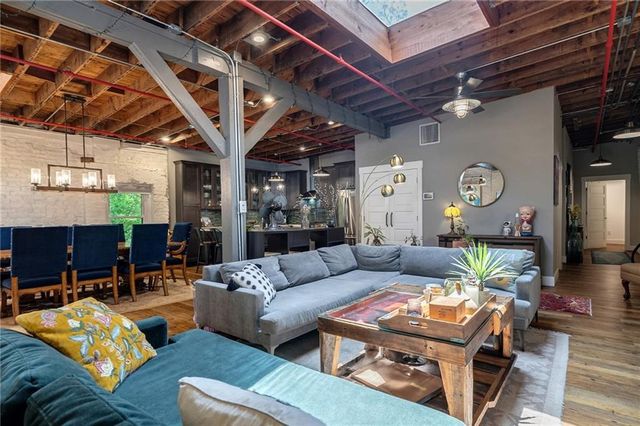 585 White Circle 402, Athens, GA 30605