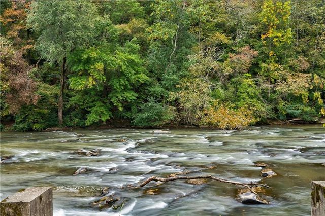 585 White Circle 402, Athens, GA 30605