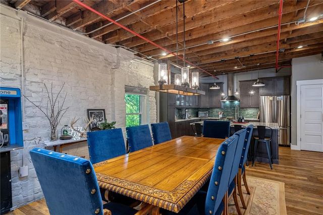 585 White Circle 402, Athens, GA 30605