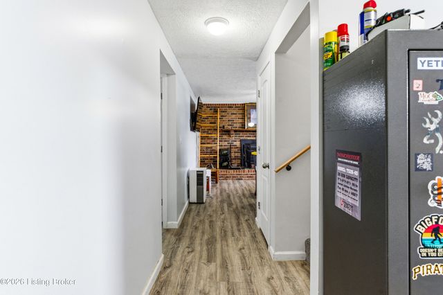 907 Rhonda Ct, Radcliff, KY 40160