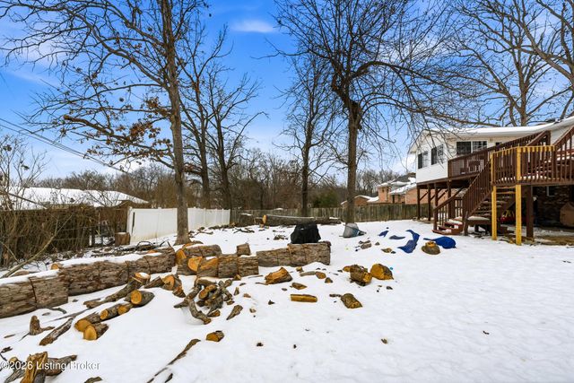 907 Rhonda Ct, Radcliff, KY 40160