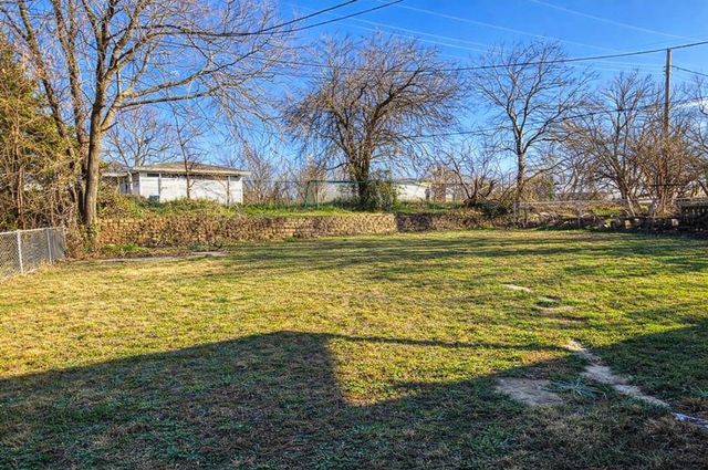 816 Leeper Drive, Denison, TX 75020