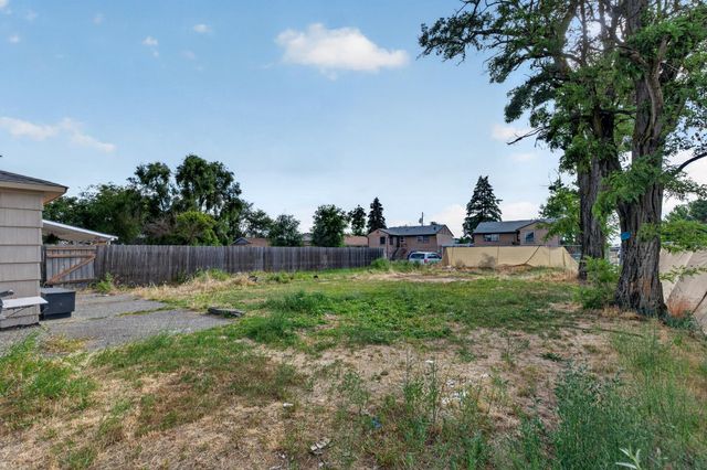 2443 N Wiscomb St, Spokane, WA 99207