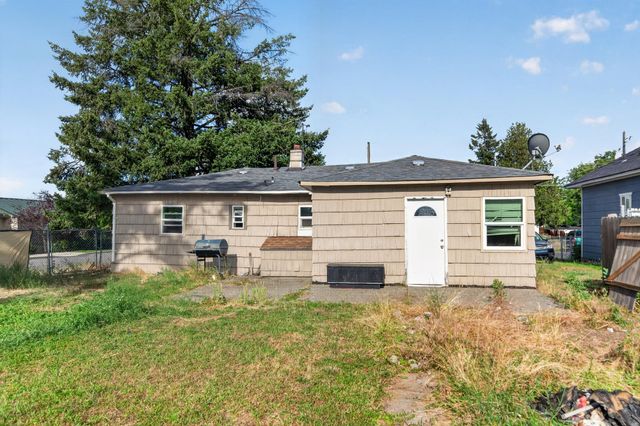 2443 N Wiscomb St, Spokane, WA 99207