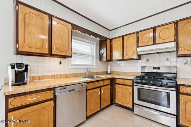 60 Biabou Drive, Toms River, NJ 08757