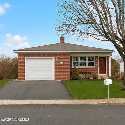 60 Biabou Drive, Toms River, NJ 08757