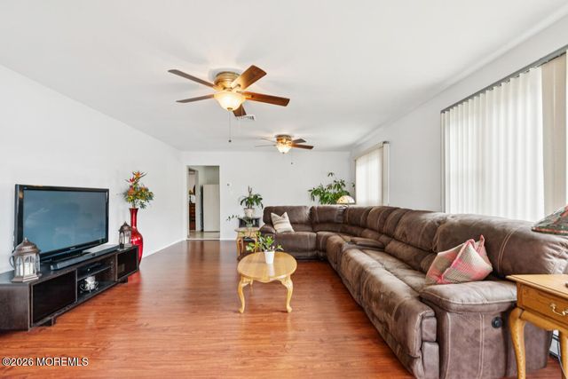 60 Biabou Drive, Toms River, NJ 08757