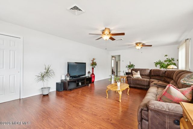 60 Biabou Drive, Toms River, NJ 08757