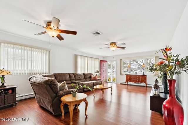 60 Biabou Drive, Toms River, NJ 08757