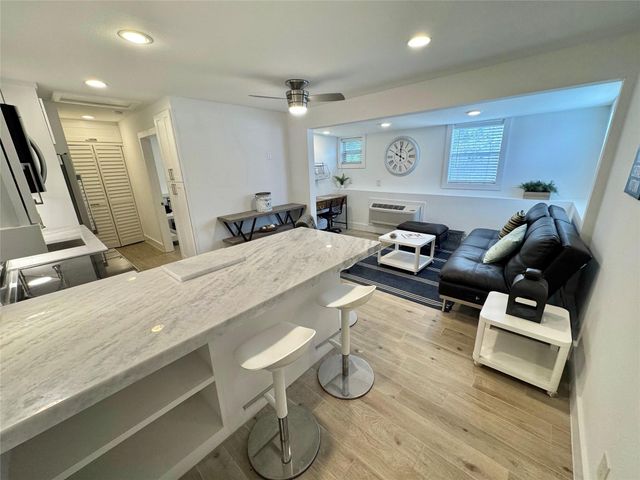 412 Pacific Street 10A, Houston, TX 77006