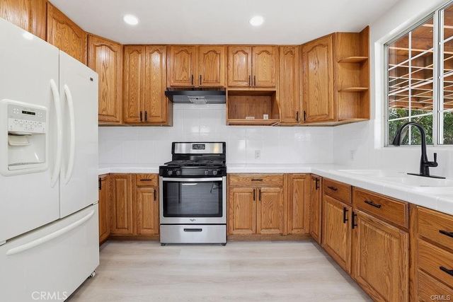 10332 Cayuga Avenue, Pacoima, CA 91331