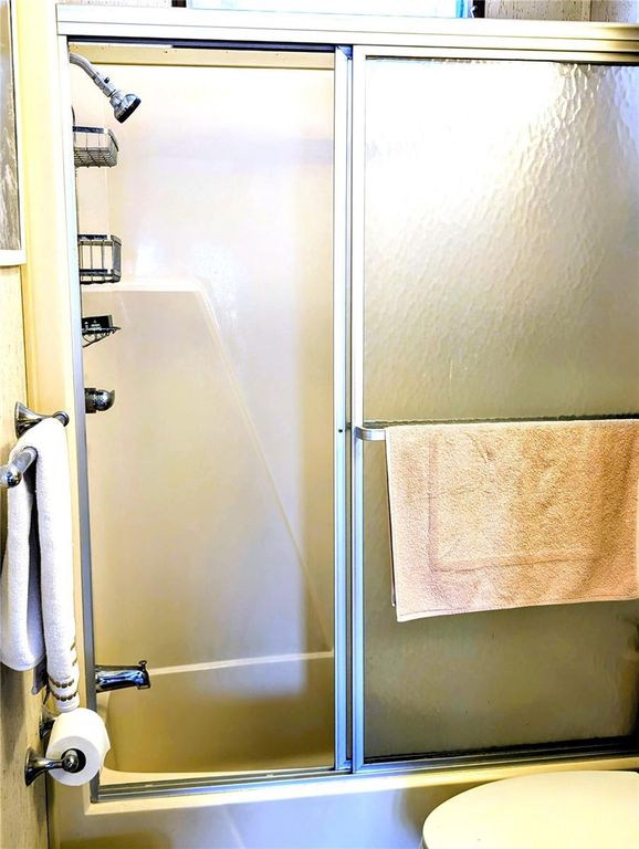 Image 8 of property listing at 3300 26TH AVENUE E 228, Bradenton, FL 34208