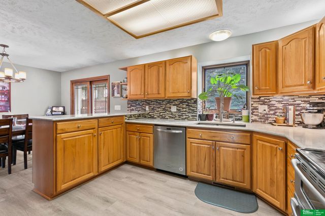 3501 Lynnwood Drive, Bellevue, NE 68123