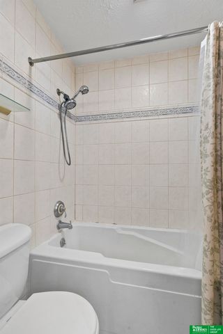 3501 Lynnwood Drive, Bellevue, NE 68123