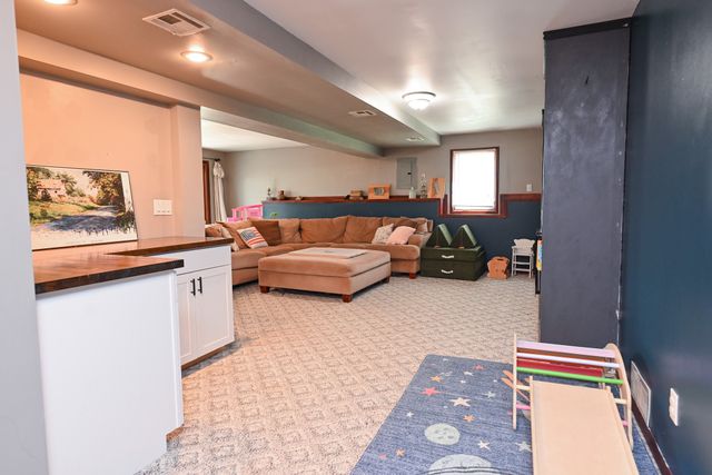 421 Becky Lynn Boulevard, Pleasant Hill, IA 50327
