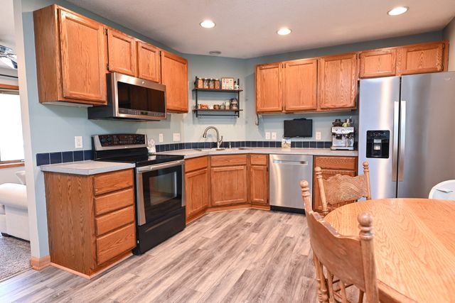 421 Becky Lynn Boulevard, Pleasant Hill, IA 50327
