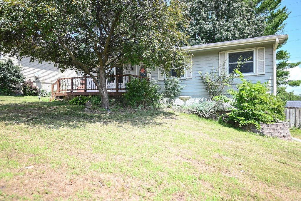421 Becky Lynn Boulevard, Pleasant Hill, IA 50327