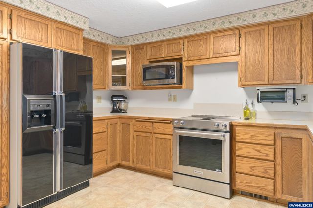 41886 Deerhorn Rd, Springfield, OR 97478