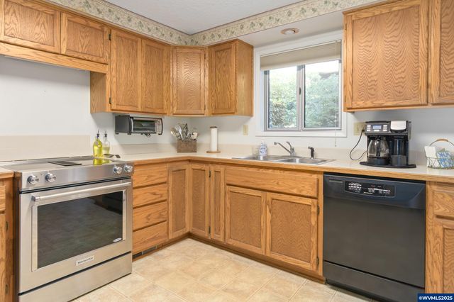 41886 Deerhorn Rd, Springfield, OR 97478