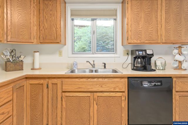 41886 Deerhorn Rd, Springfield, OR 97478