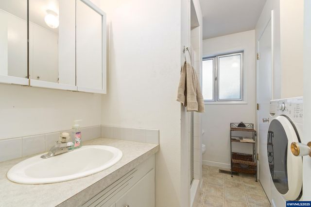 41886 Deerhorn Rd, Springfield, OR 97478