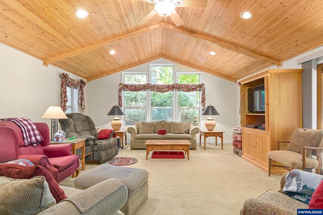 41886 Deerhorn Rd, Springfield, OR 97478