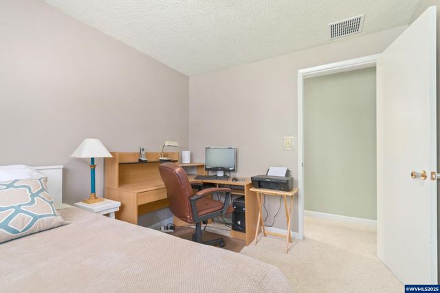 41886 Deerhorn Rd, Springfield, OR 97478