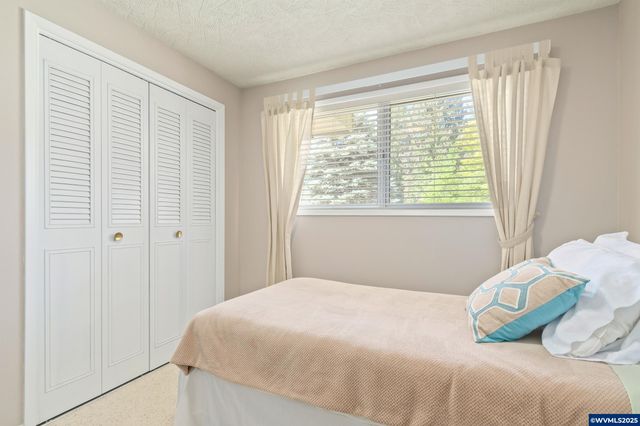 41886 Deerhorn Rd, Springfield, OR 97478