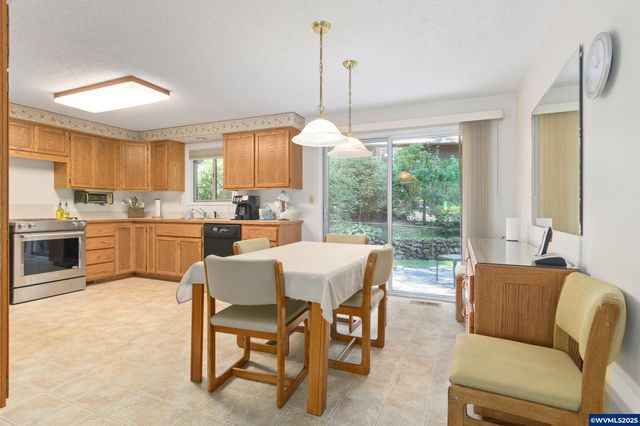 41886 Deerhorn Rd, Springfield, OR 97478