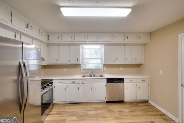 1124 Ironwood Drive, Grayson, GA 30017