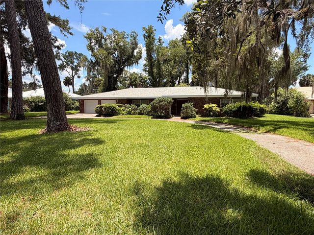 1940 ALICE DRIVE, Astor, FL 32102