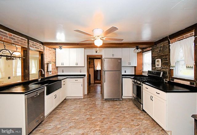 1528 HILLTOWN PIKE, Hilltown, PA 18927