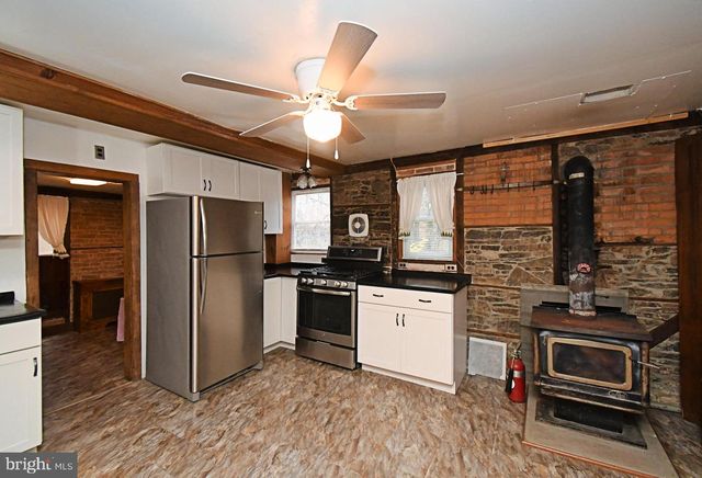 1528 HILLTOWN PIKE, Hilltown, PA 18927