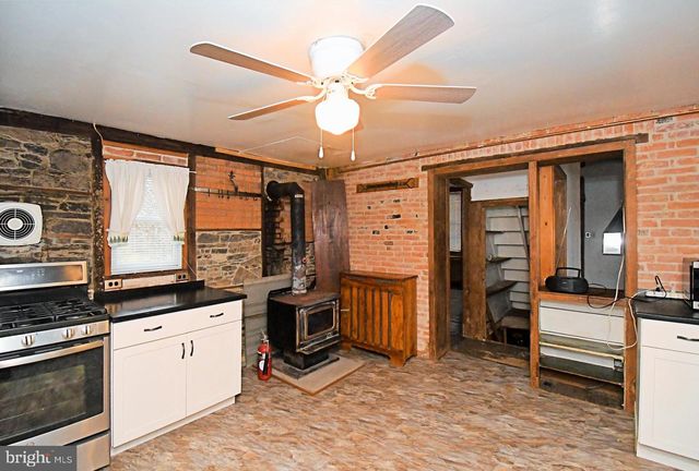 1528 HILLTOWN PIKE, Hilltown, PA 18927