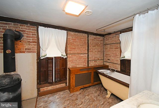 1528 HILLTOWN PIKE, Hilltown, PA 18927