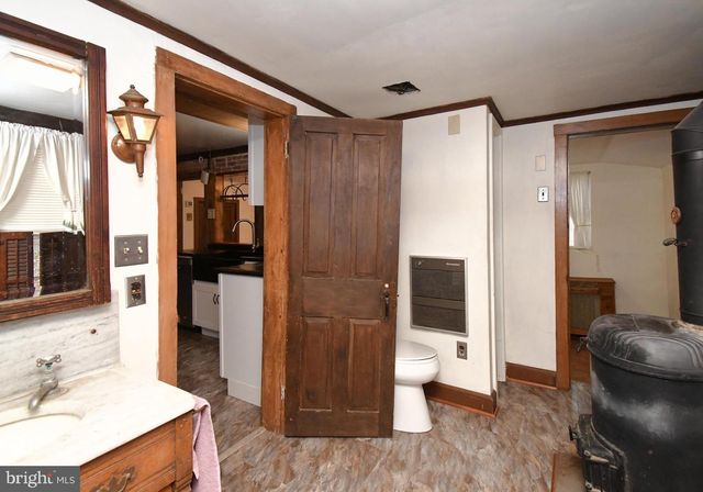 1528 HILLTOWN PIKE, Hilltown, PA 18927