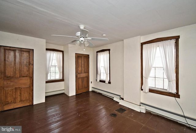 1528 HILLTOWN PIKE, Hilltown, PA 18927